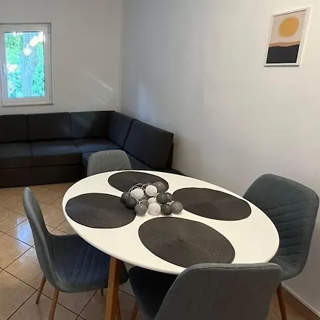 Blizina Plaze Apartment *