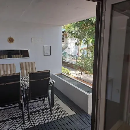 Blizina Plaze Apartment